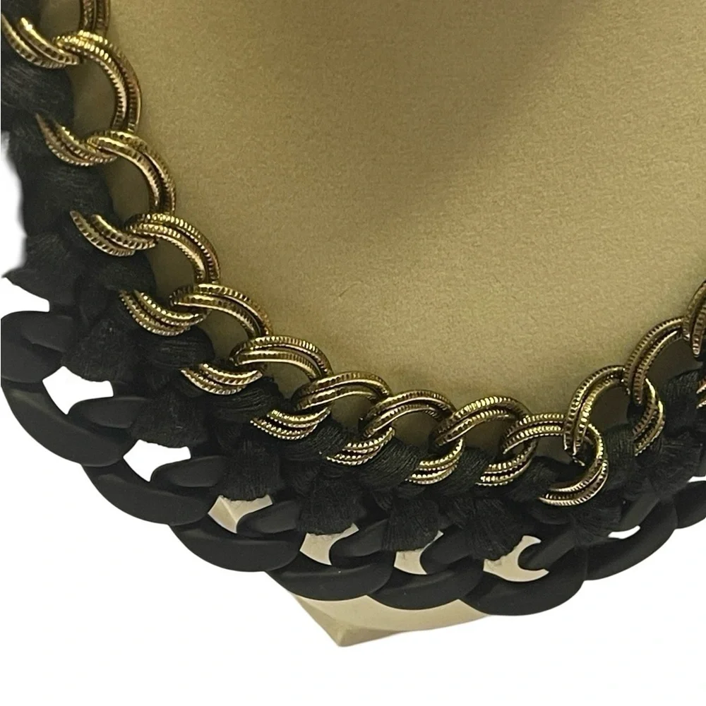 NWT Chico’s Black/Gold Links Collar Necklace - Picture 4 of 9